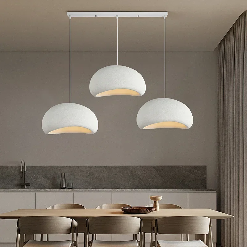 Nowoczesne lampy wiszące kamienne designerskie białe styl b potrójne do jadalni