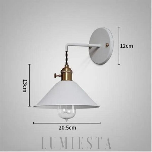 Lampa ścienna w stylu skandynawskim z kloszem w kształcie stożka