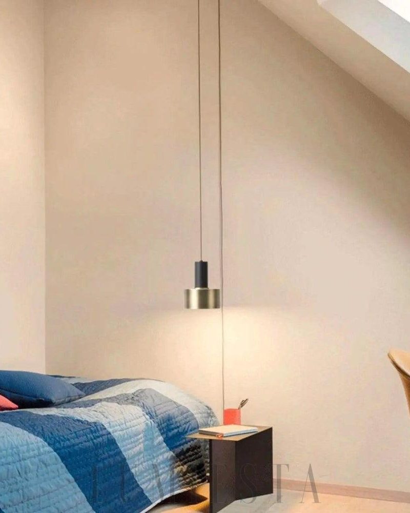 Nowoczesna lampa wisząca złota minimalistyczna styl loftowy
