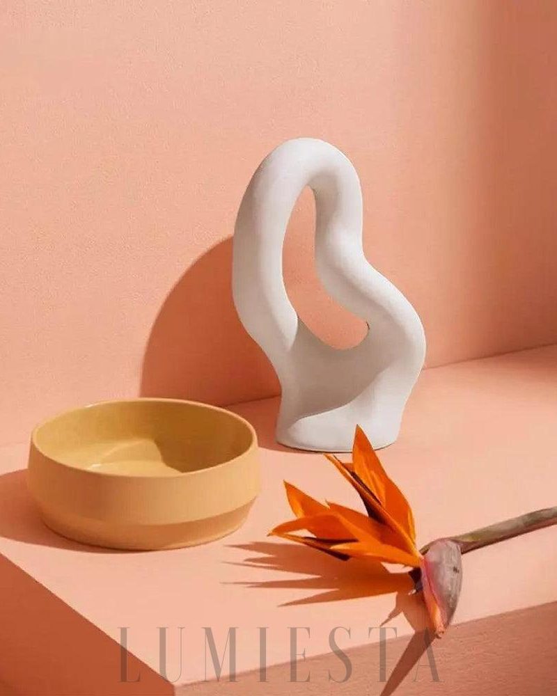 Nowoczesny biały wazon ceramiczny w kształcie figury 12-14 cm