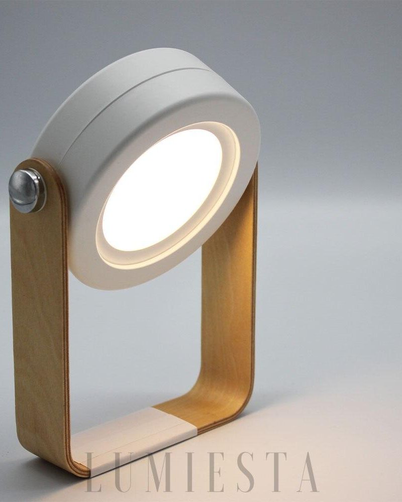 Stylowa lampa stołowa i wisząca z drewna i metalu