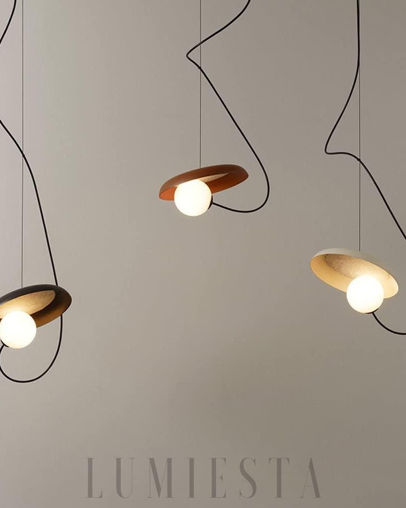 Lampa wisząca o nowoczesnym designie z regulacją wysokości