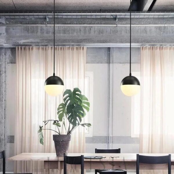 Lampa wisząca kula w stylu nowoczesnym złota lub czarna