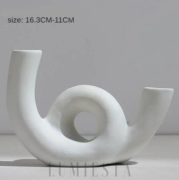 Nowoczesny biały wazon ceramiczny w kształcie figury 12-14 cm