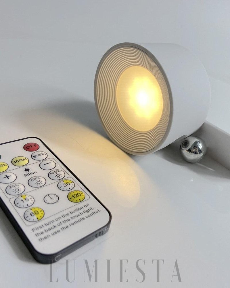 Lampa zdalnie sterowana z obrotowym ramieniem i magnesem