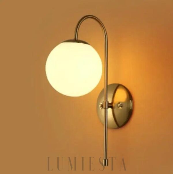 Lampa ścienna w stylu skandynawskim z okrągłym kloszem