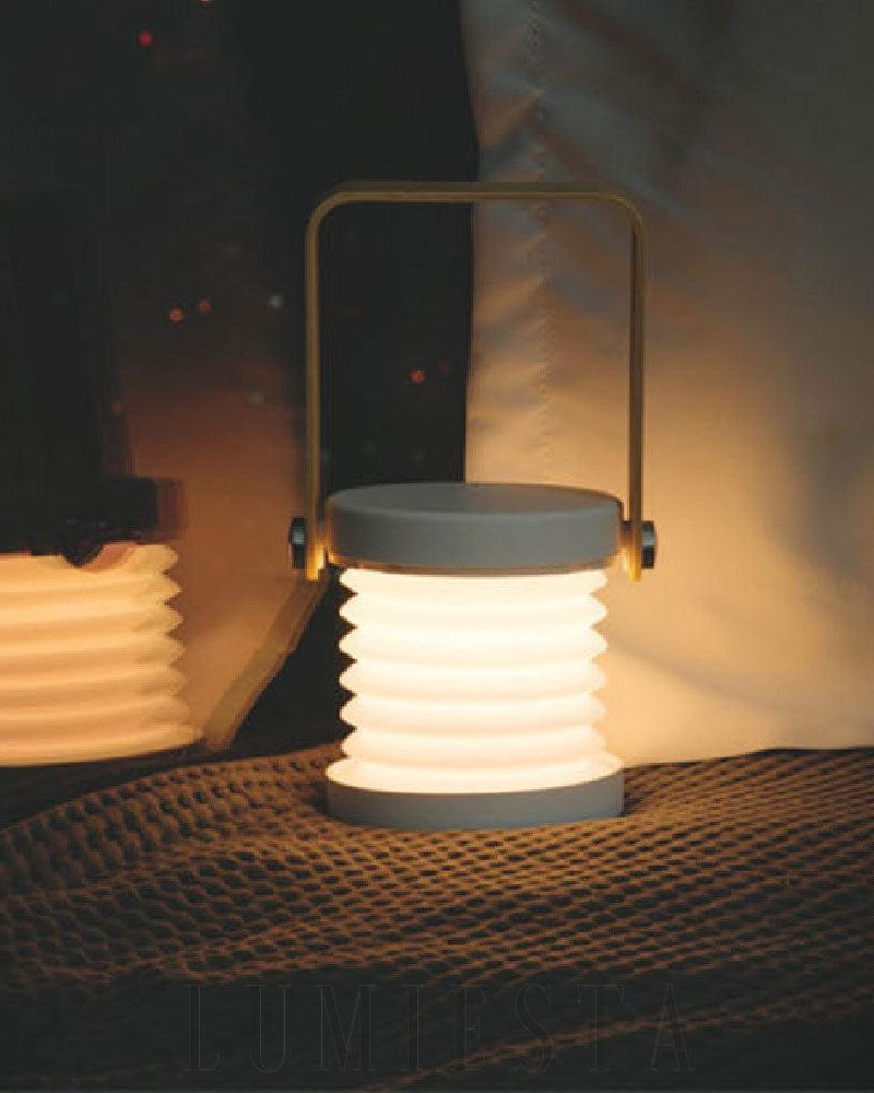Stylowa lampa stołowa i wisząca z drewna i metalu