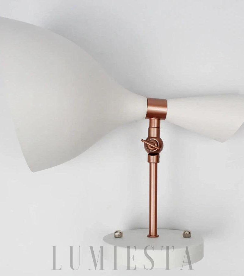 Lampa ścienna w stylu skandynawskim z regulowanym kloszem