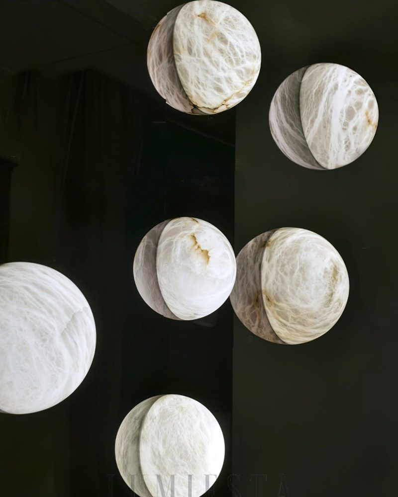 Lampka ścienna Alabaster Pebble Biała elegancka i nowoczesna