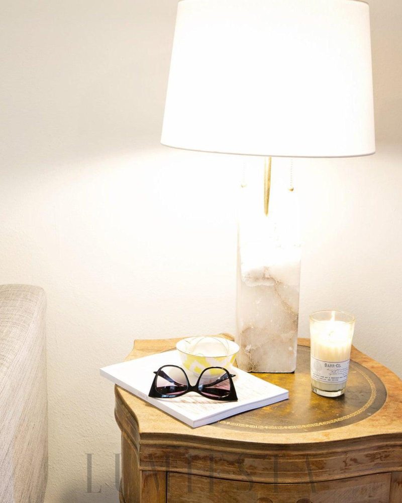 Lampa stołowa Alabaster w stylu nowoczesnym biało złota 35cm