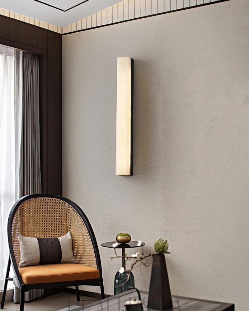 Lampa Ścienna Alabaster Emerson Mosiądz w Nowoczesnym Stylu
