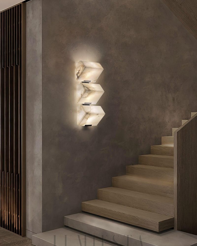 Nowoczesna lampa ścienna Alabaster z czarnym i białym wykończeniem