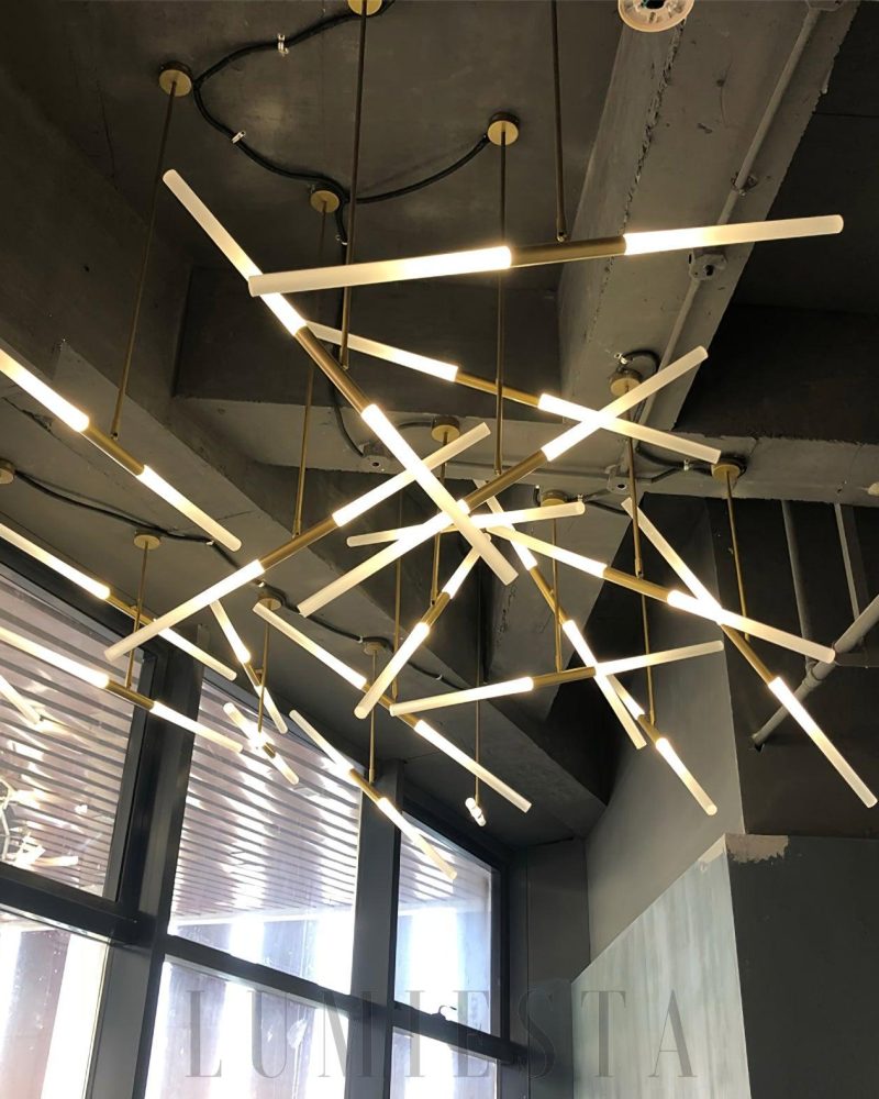 Lampa wisząca Hash w stylu liniowym z różnymi kolorami i rozmiarami