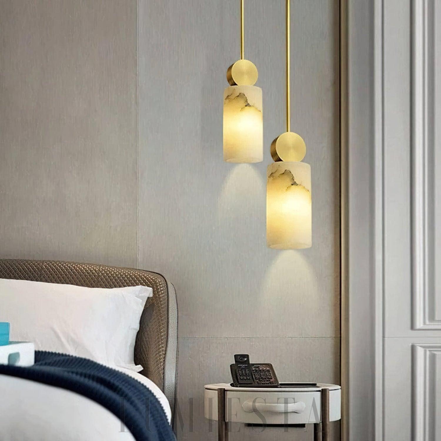 Lampa wisząca Etrusca mosiężna z alabastrowym kloszem 12cm