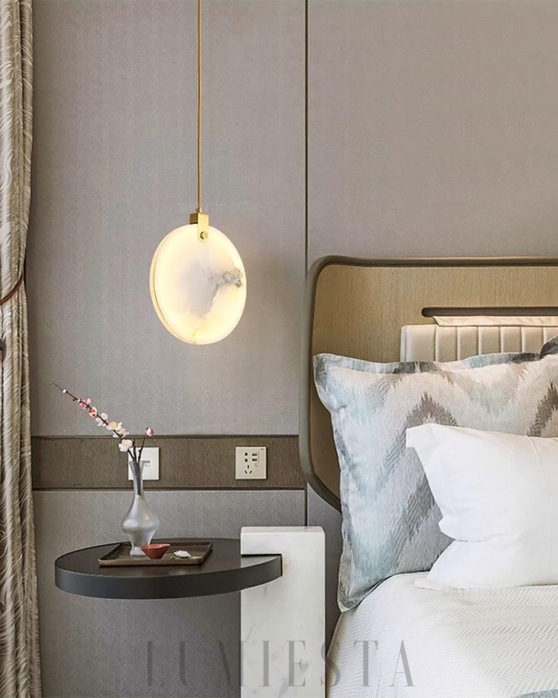 Elegancka Lampa Wisząca Alabastrowa w Kształcie Dysku Mosiądz