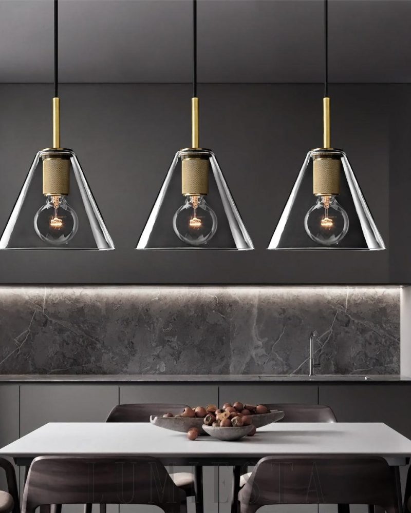 Lampa wisząca szklana w mosiężnej oprawie styl industrialny