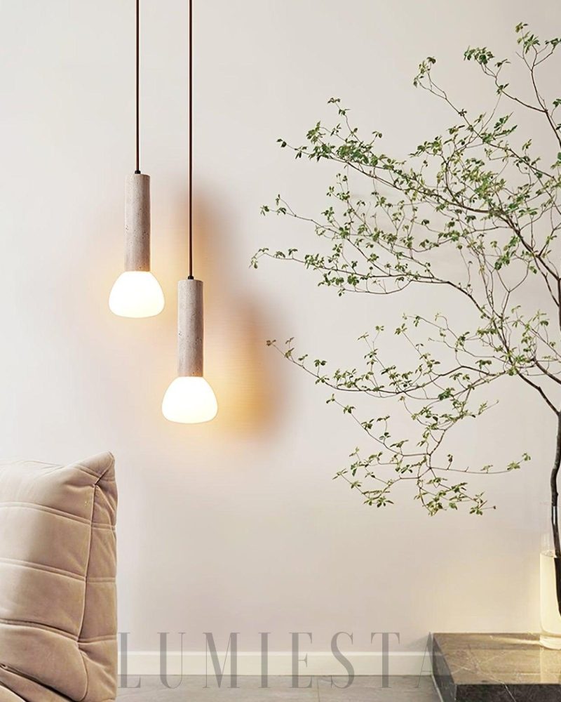 Lampa wisząca z travertynu w minimalistycznym stylu beżowa