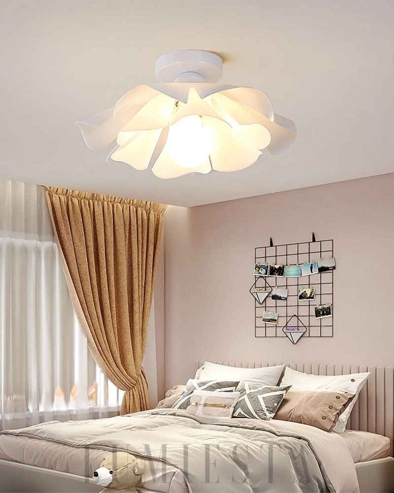 Lampa sufitowa Nightbloom w kształcie kwiatu w kolorze białym