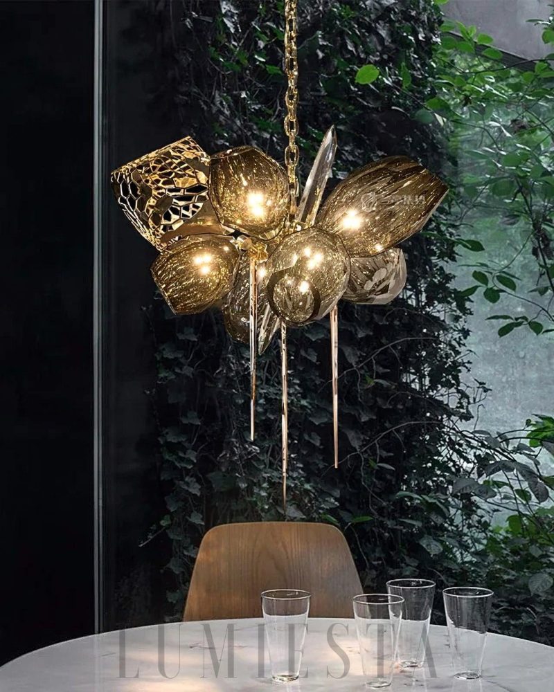 Lampa wisząca Britannica Chandelier w stylu nowoczesnym złoty szary