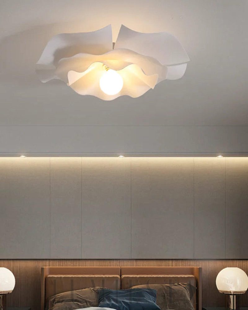 Lampa sufitowa Nightbloom w kształcie kwiatu w kolorze białym