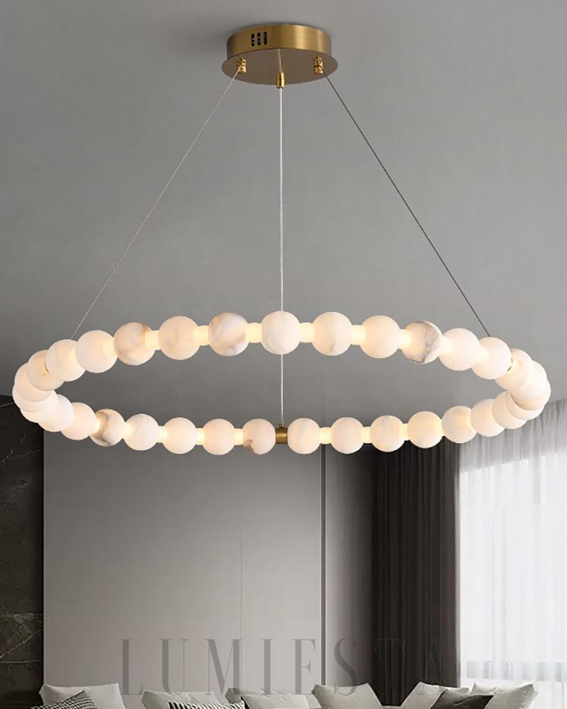 Peala - lampa wisząca okrągła z alabastrowymi perłami
