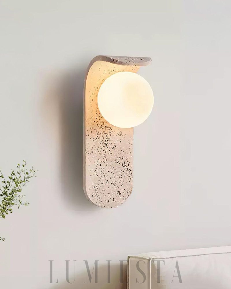 Lampa ścienna Curve Solis z travertynu minimalistyczna beżowa