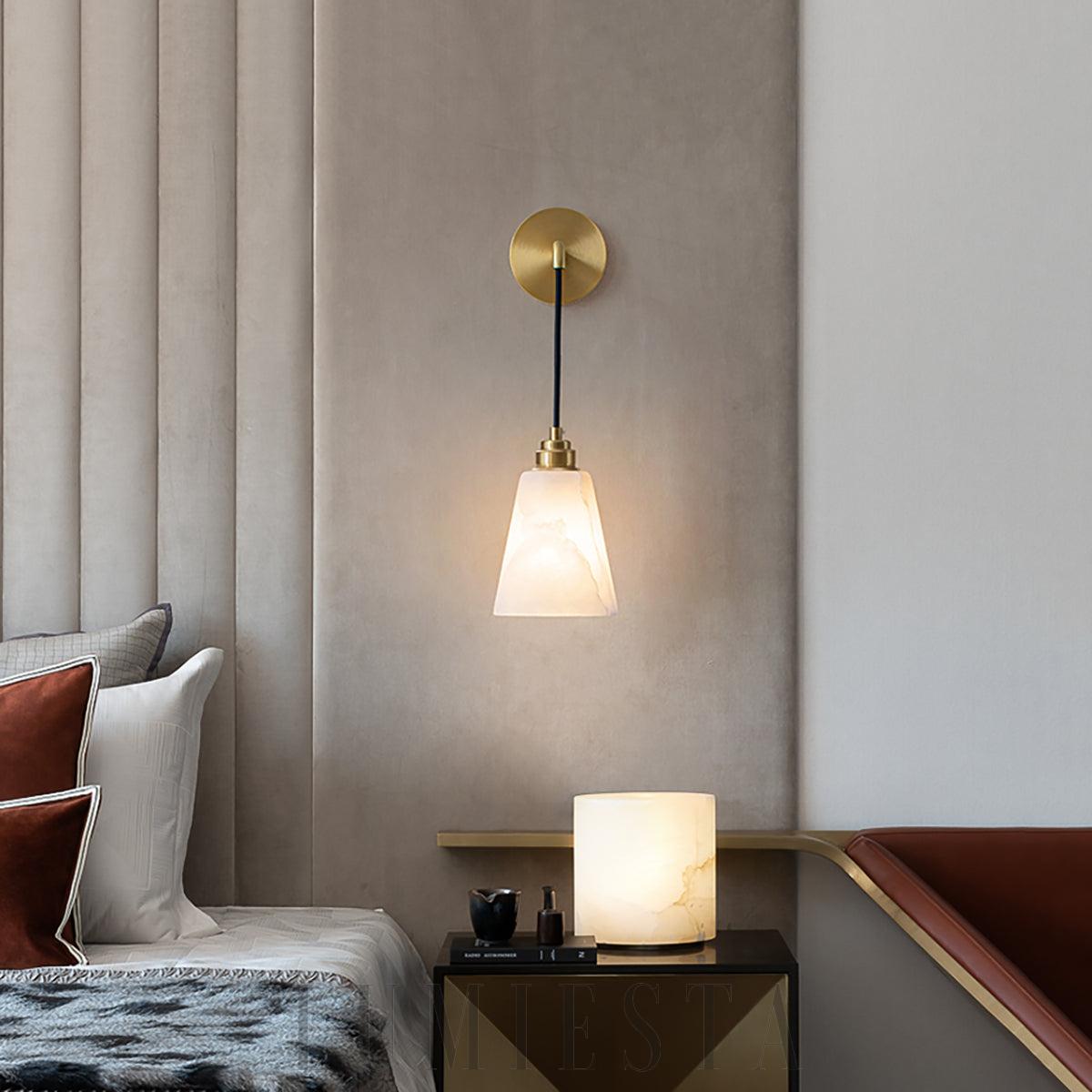 Lampa ścienna Alabaster w kształcie stożkowym Biała Złota