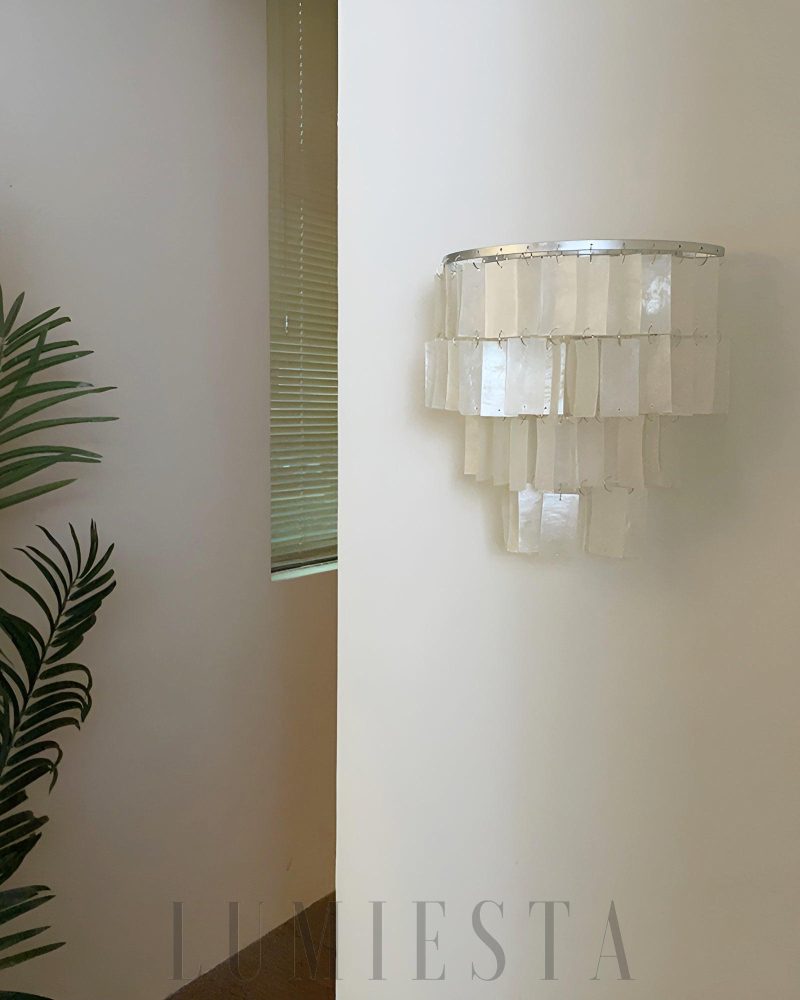 Lampa ścienna Skye z warstwowym wzorem w kolorze srebrnym i białym