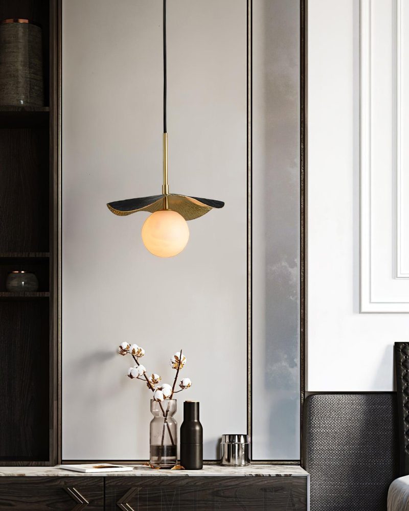 Lampa wisząca Alabaster Montera Mosiądz z eleganckim kloszem