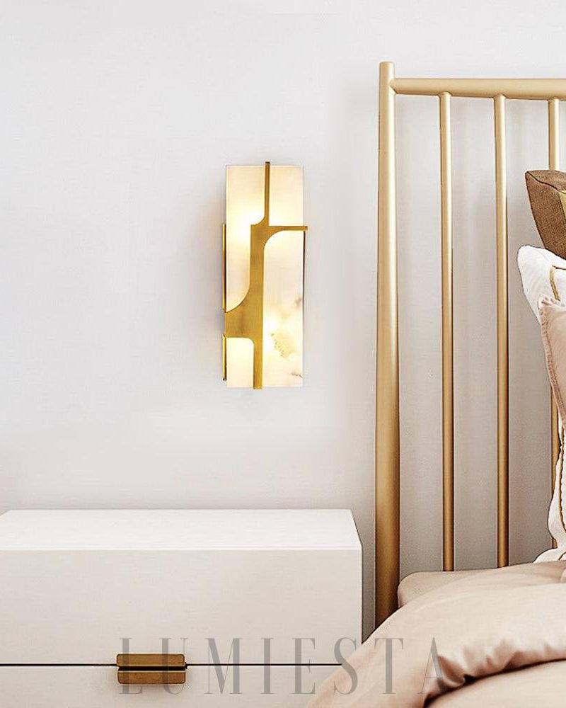Lampa ścienna Alabaster Ariel w stylu nowoczesnym mosiądzowym