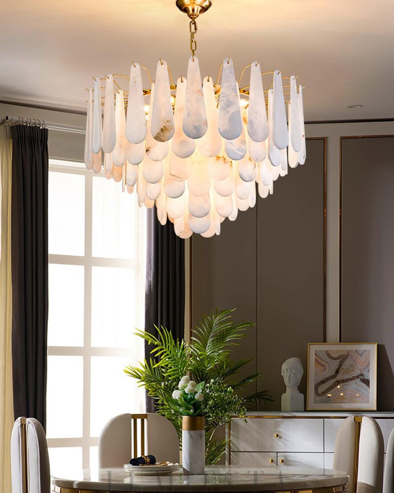 Lampa wisząca Alabaster Leon w kształcie kropli mosiądzowa