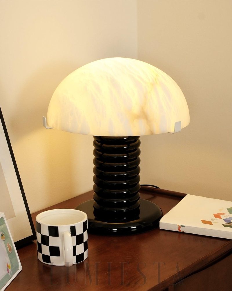 Nowoczesna lampa stołowa Alabaster z czarną podstawą 30cm