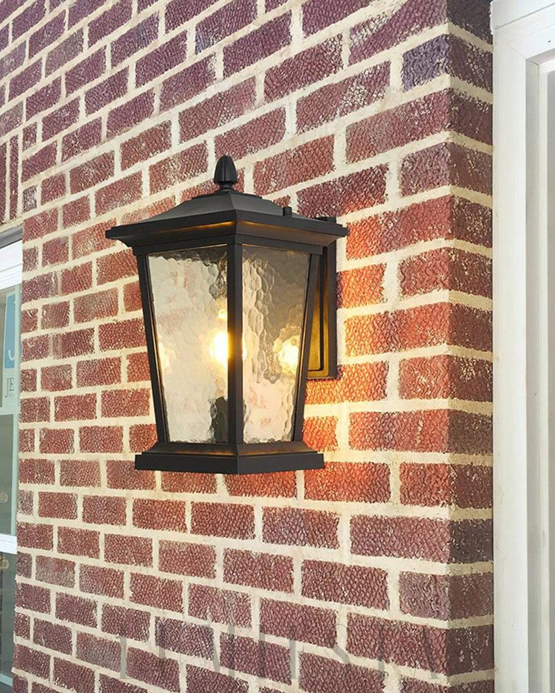 Lampa ścienna w kształcie klatki dla ptaków z szkła na zewnątrz