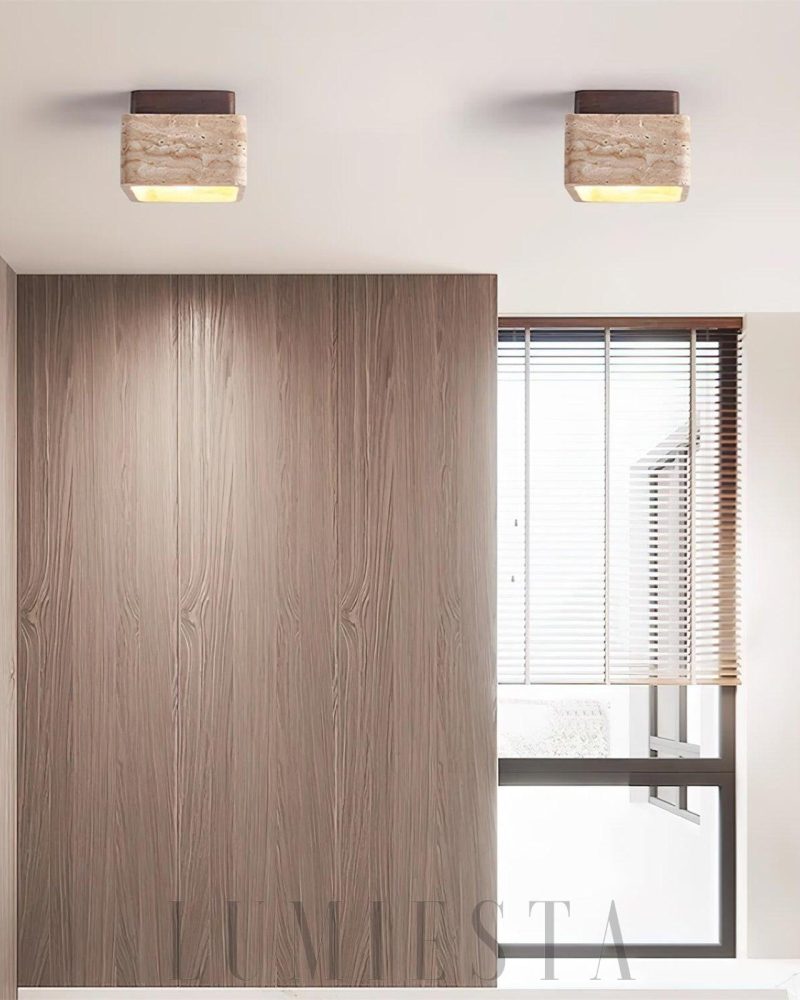 Lampa sufitowa Cube Terra z trawertynu w minimalistycznym stylu