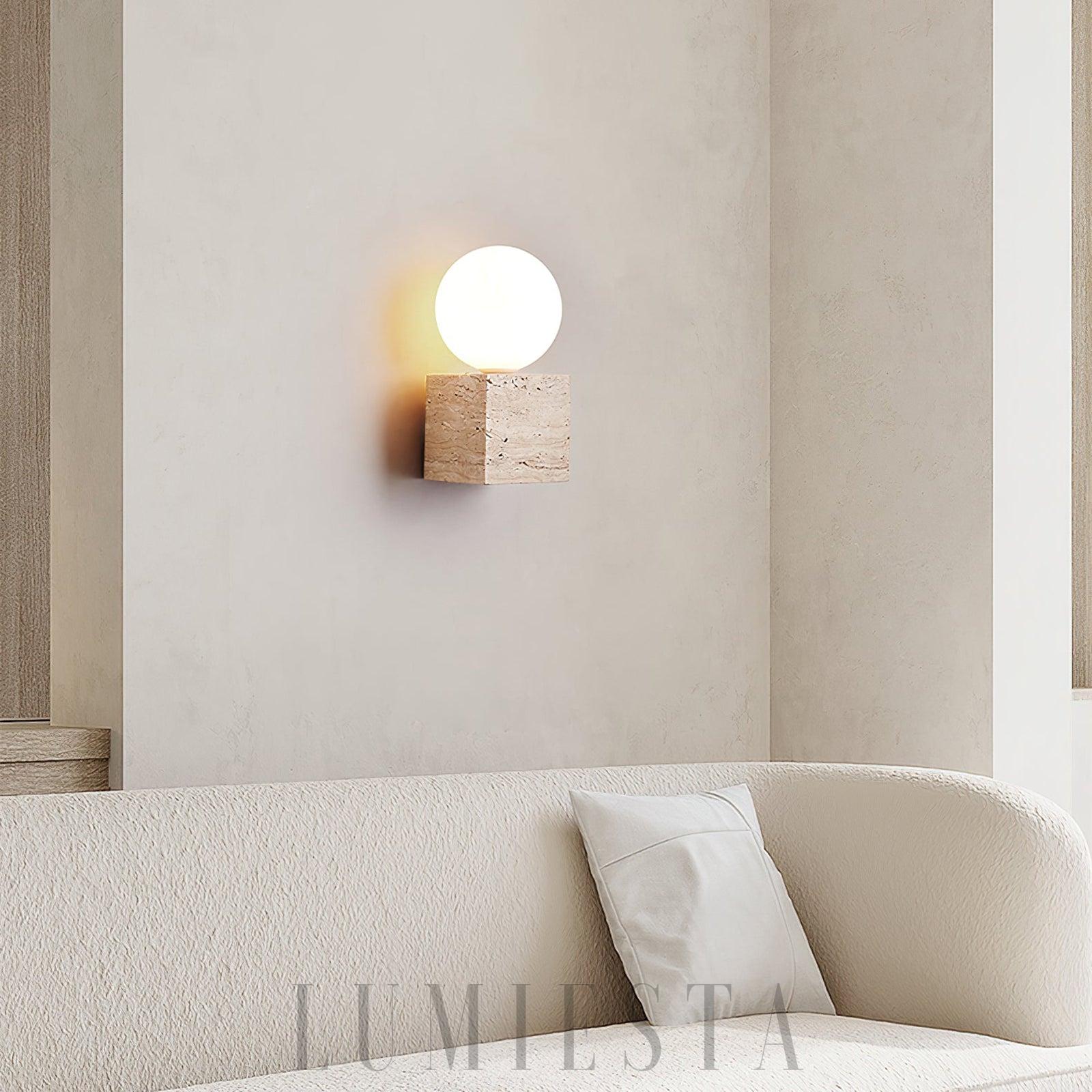 Lampa ścienna Cube Stone z beżowego trawertynu 10x20 cm