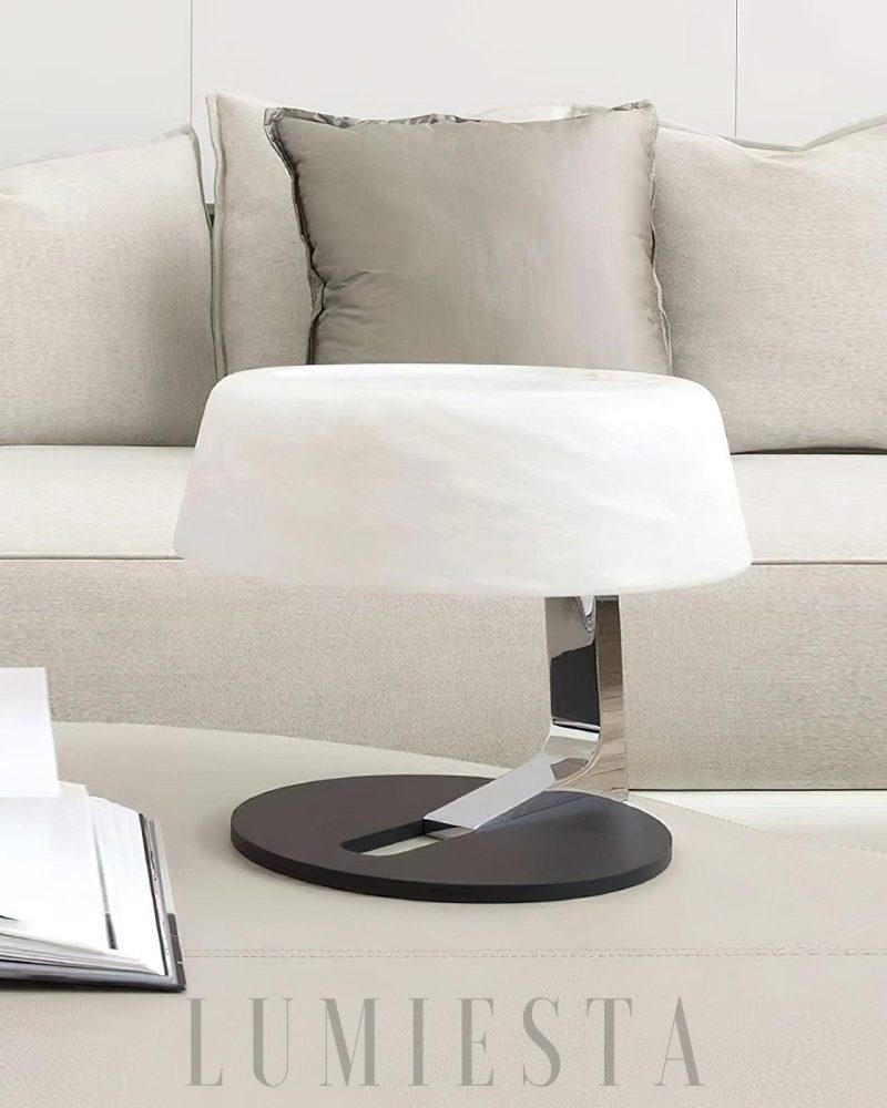 Lampa stołowa Alabaster Comete w nowoczesnym stylu biała