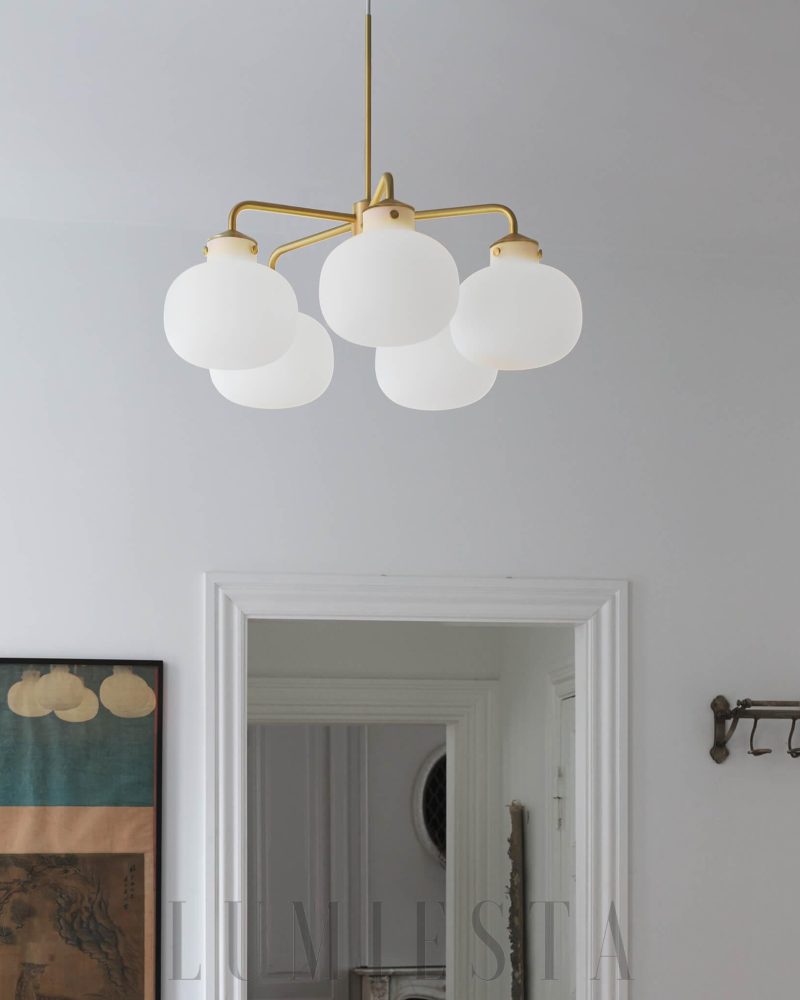 Lampa wisząca Raito z opalowego szkła w kolorze mosiądzu 57cm