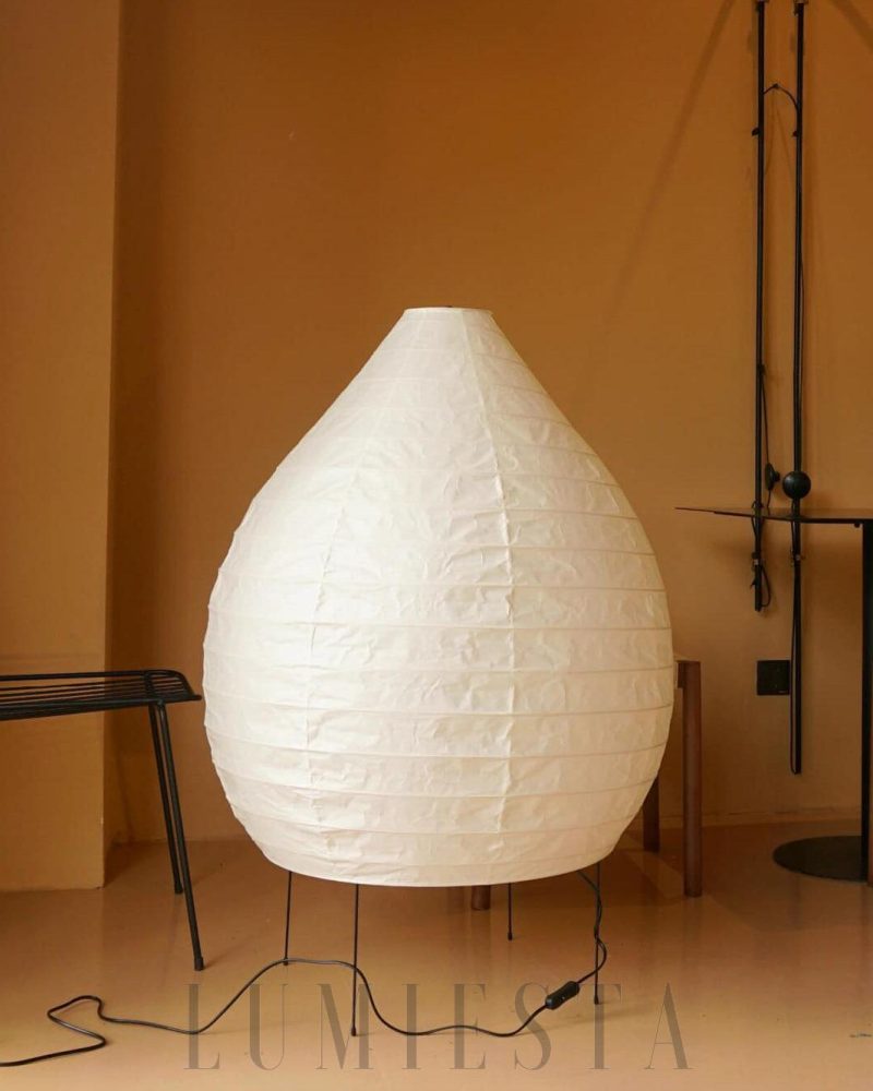 Lampa podłogowa Akari 23N w eleganckim białym stylu