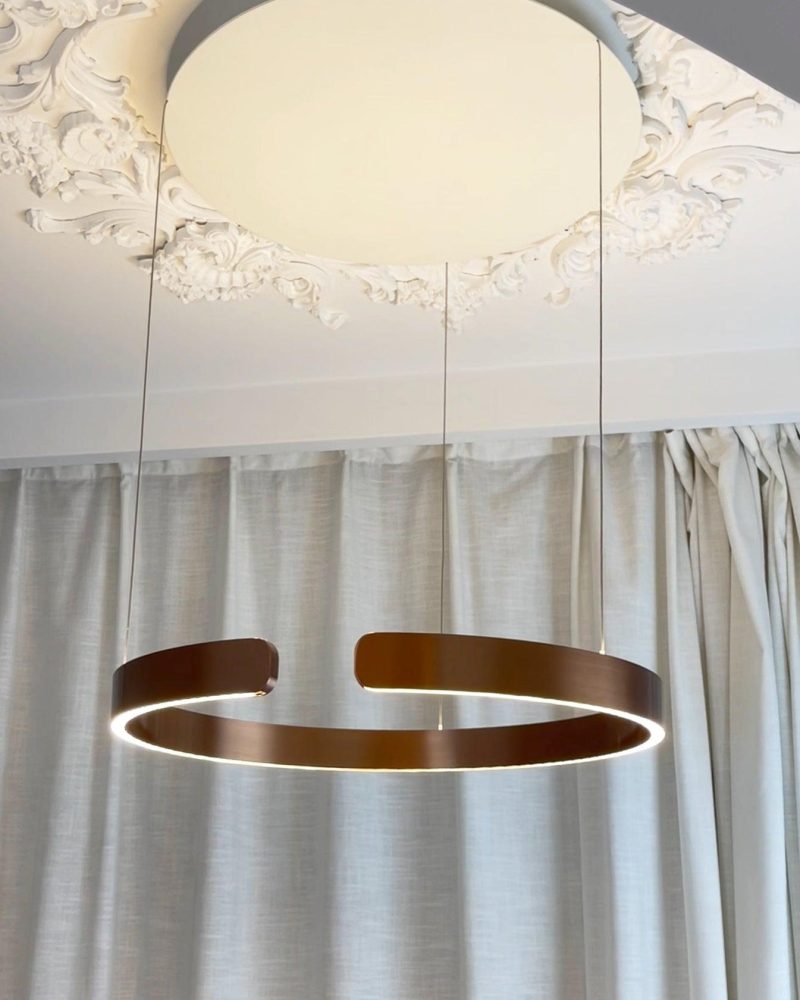 Elegancka lampa wisząca okrągła z nowoczesnym stylem