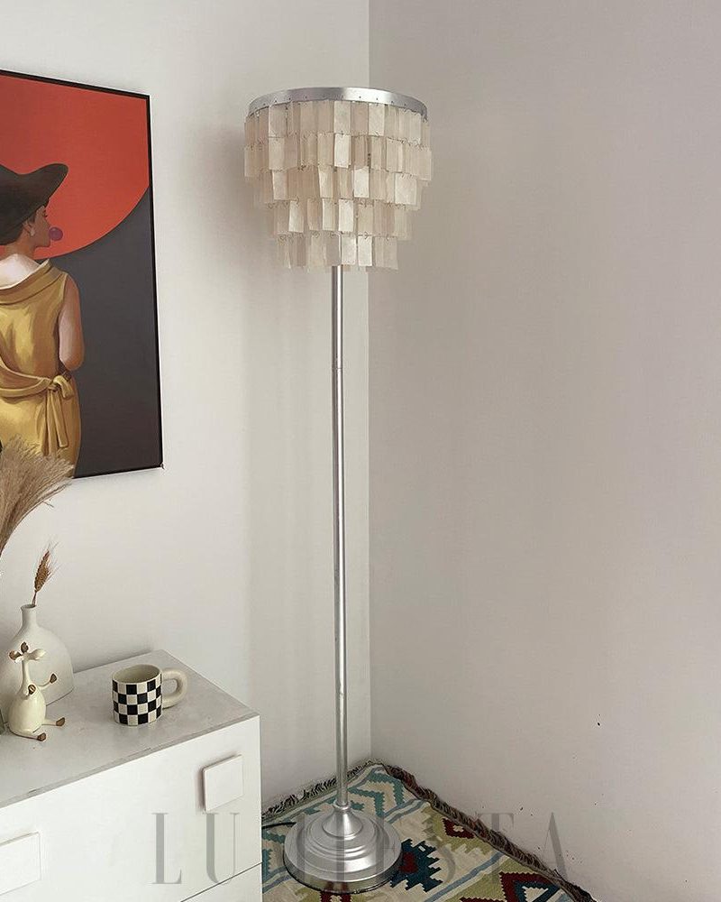 Lampa podłogowa Skye w stylu tiered srebrna i biała 155cm