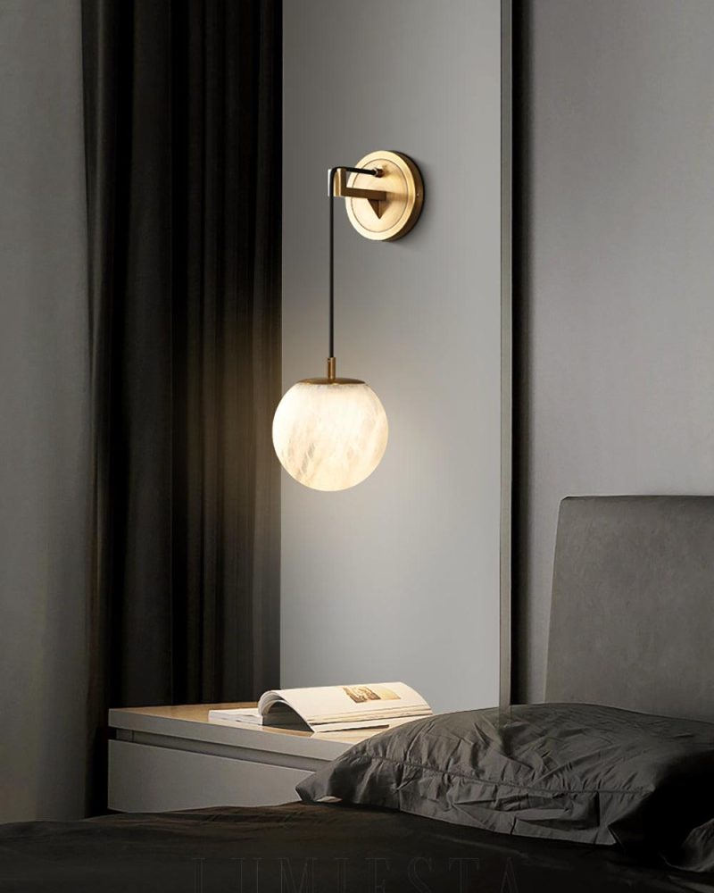 Minimalistyczna Sferyczna Lampa Ścienna z Alabastru Biała Złota