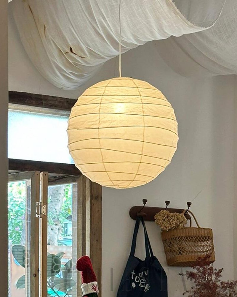 Lampa wisząca Akari 55D w białym kolorze o średnicy 55cm