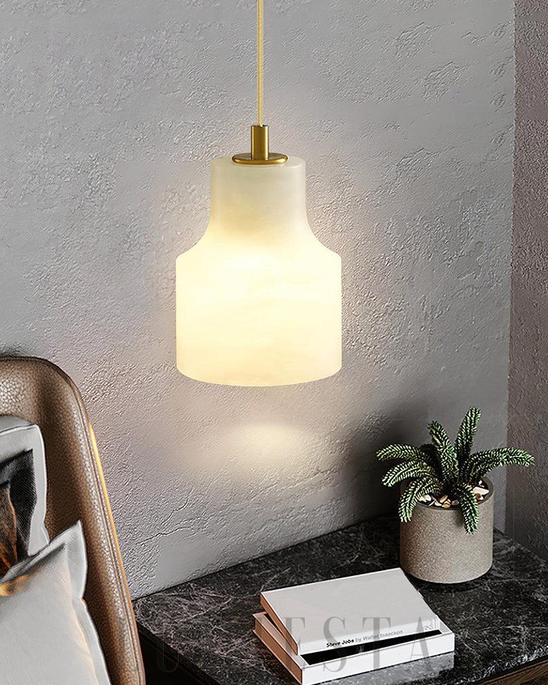 Nowoczesna lampa wisząca Millson z alabastru 12cm mosiądzowa