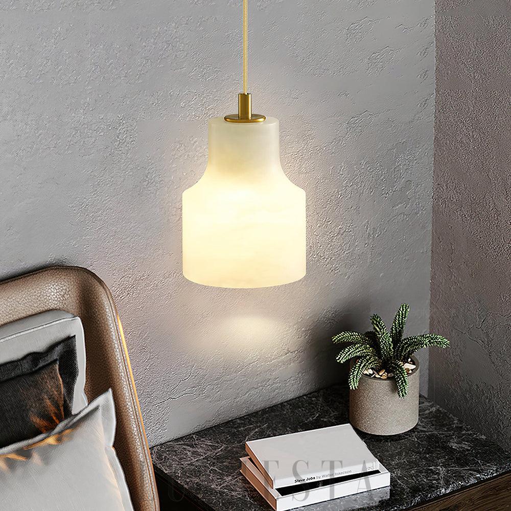 Nowoczesna lampa wisząca Millson z alabastru 12cm mosiądzowa