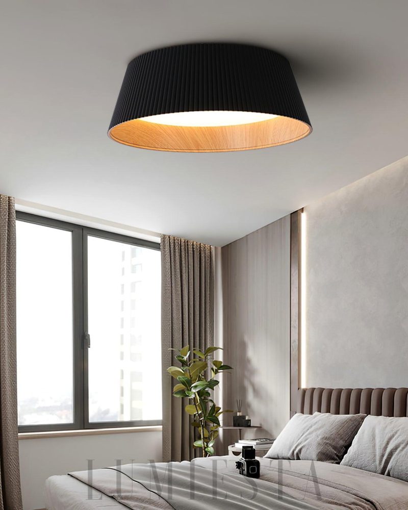 Lampa sufitowa z żebrowanym kloszem w kolorze czarnym lub białym