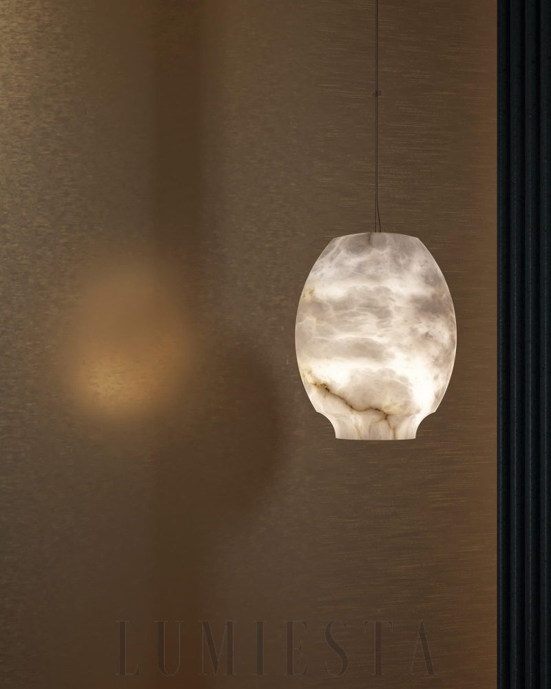 Lampa wisząca Camille w eleganckim kształcie alabastru