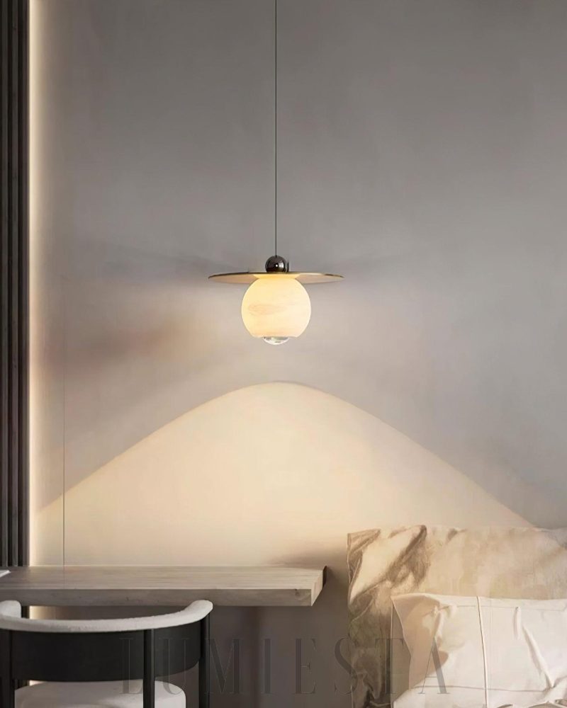Lampa wisząca Flavas w stylu nowoczesnym z alabastru i mosiądzu