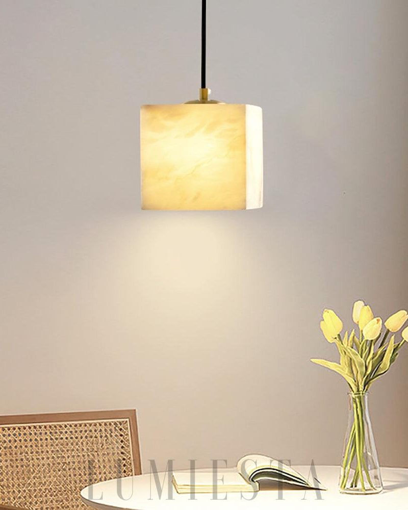 Nowoczesna lampa wisząca kwadratowa z alabastru biało złota 12cm