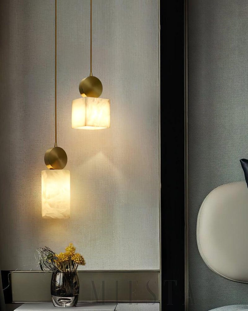 Lampa wisząca Etrusca mosiężna z alabastrowym kloszem 12cm