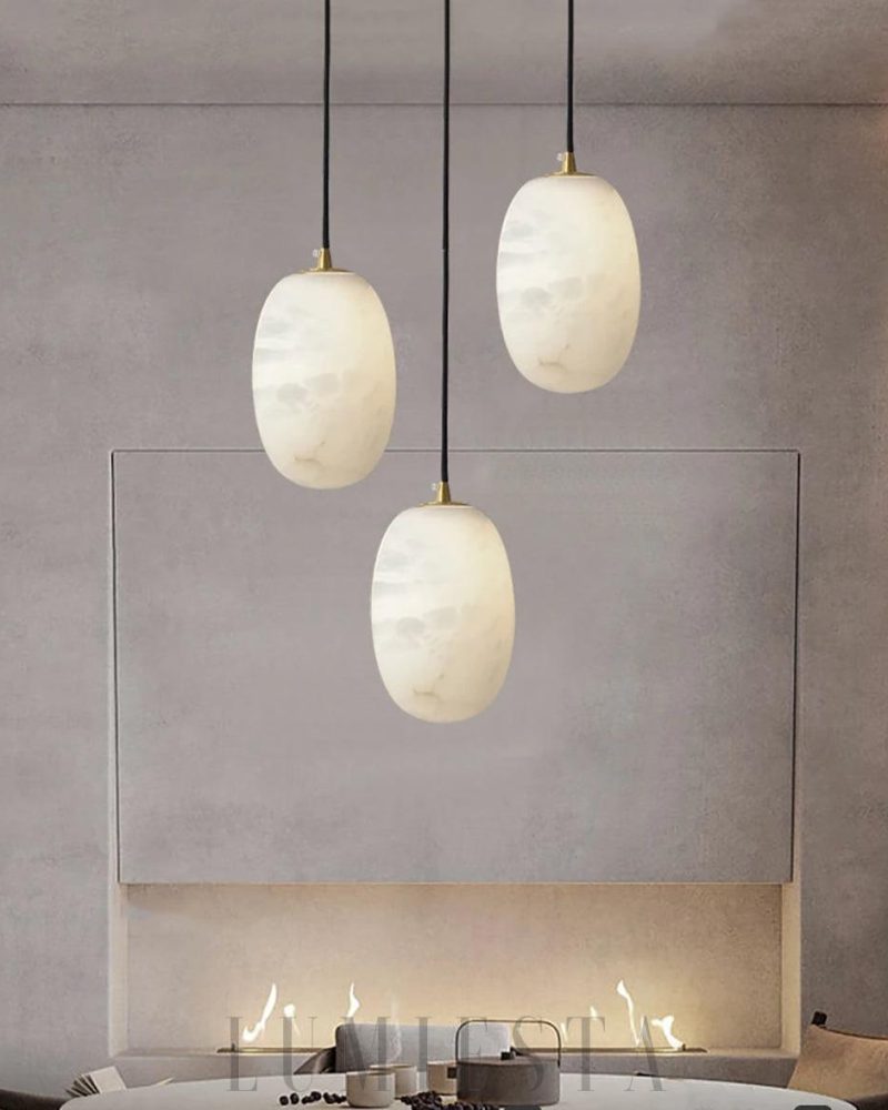 Lampa wisząca Alabaster w kształcie kamienia z mosiądzu 10x15cm